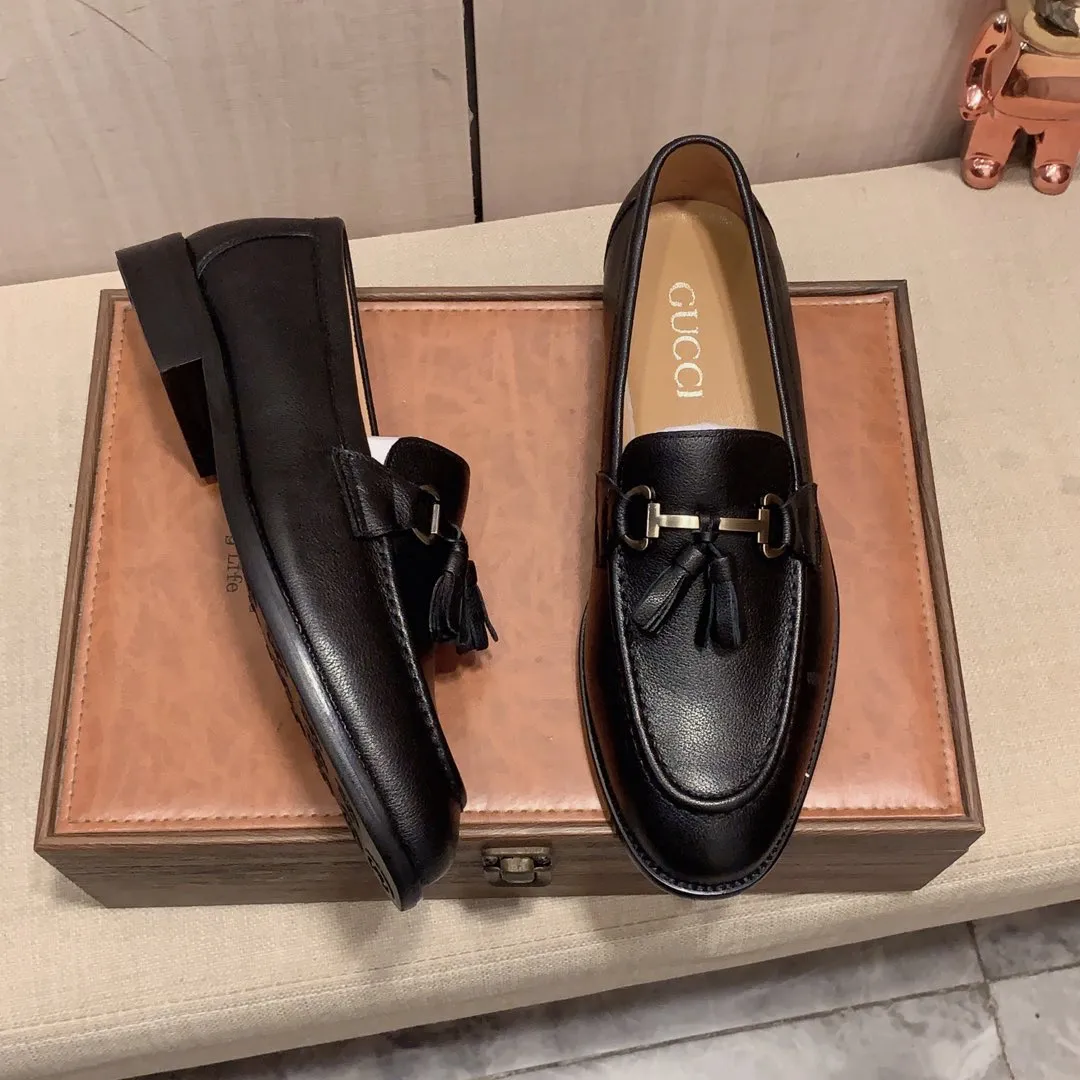Men's Leather Shoes Men's Shoes 💰480💰💰🎩🎩 [Lightning] [Lightning] "Gucci*" The latest and most popular casual business leather shoes, top brand [Seduce] luxury ~ purchasing agent, top quality ~. [Strong] The upper is made of imported breathable cowhide with matching material ➕ breathable cowhide feet (•) and fine workmanship. The original stylish and stylish soft rubber wear-resistant and non-slip outsole is light and comfortable on the feet. The real thing looks better when photographed in person. 1011: code: 38-44, can be customized to 45